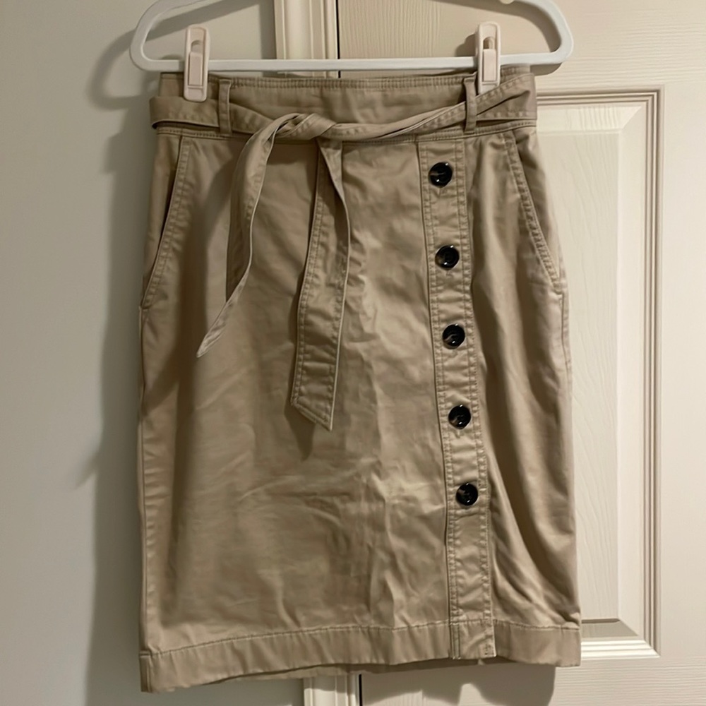 Ann Taylor. Size 4. Good condition.